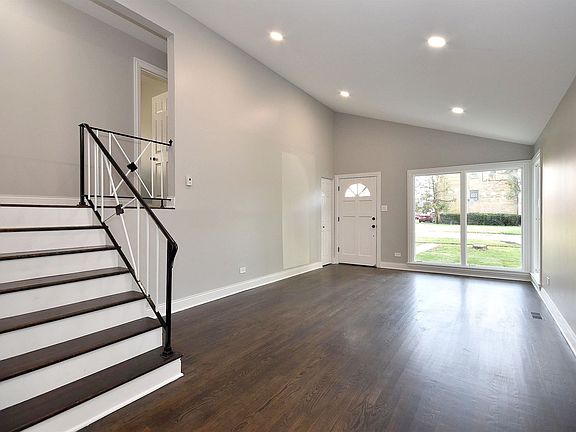 5th image of 715 W Roy Dr