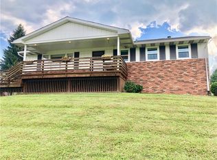 100 Zavora Ln, Carmichaels, PA 15320