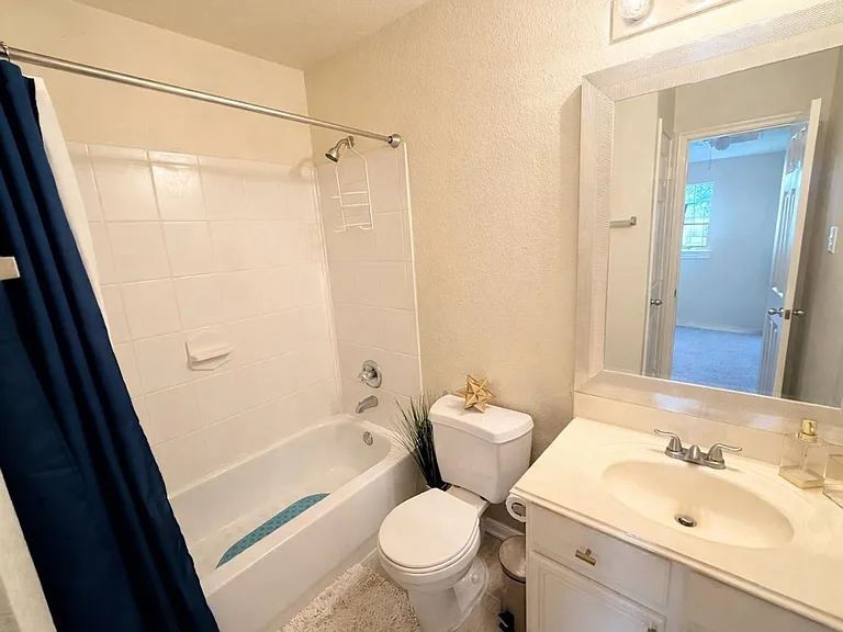 4215 Oakview Creek Ln — Photo 10