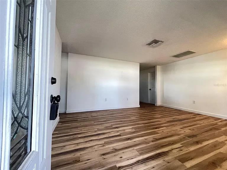8104 Badger Ln — Photo 7