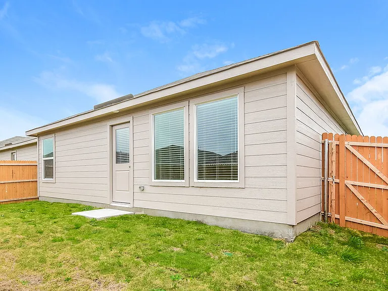 1032 Calley Pear Trl — Photo 16