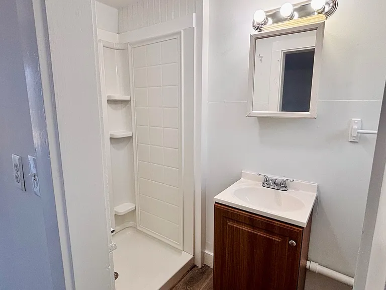15 Center St #2 — Photo 4