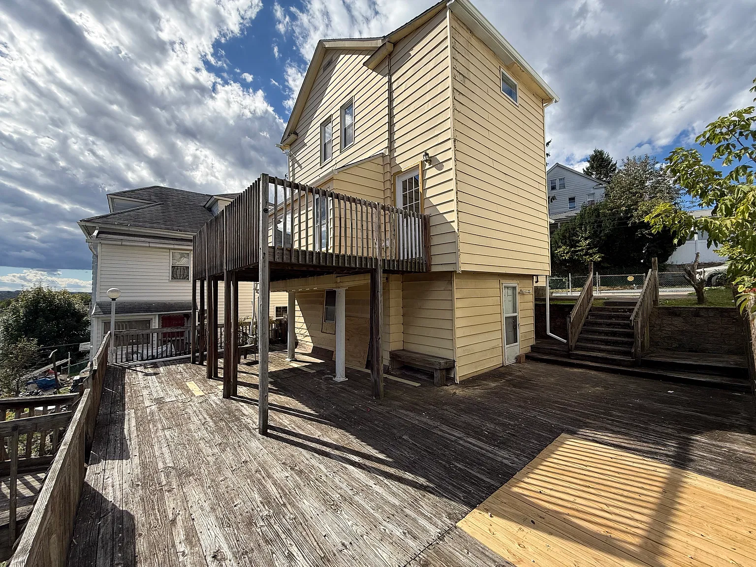 3 bed, 1500 sqft, $1,600 — Photo 2