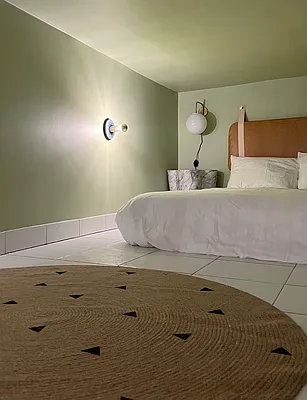 Rented by Compass | media 7