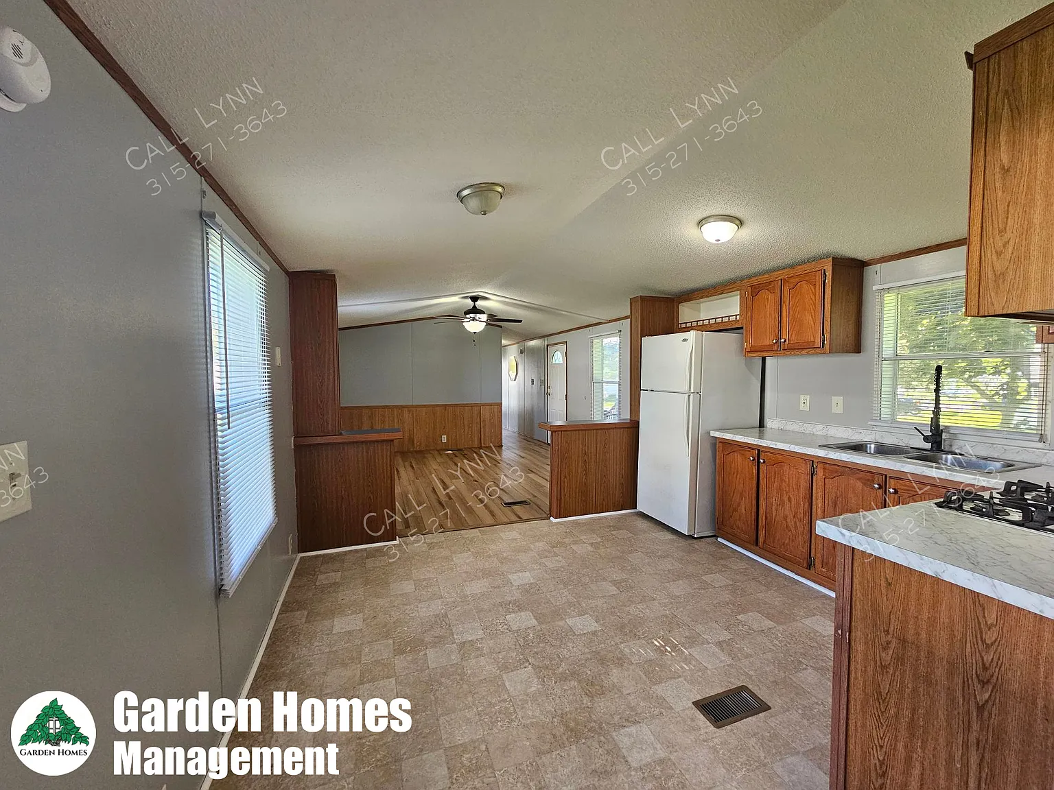 3 bed, 1.5 bath, 924 sqft, $1,400 — Photo 2