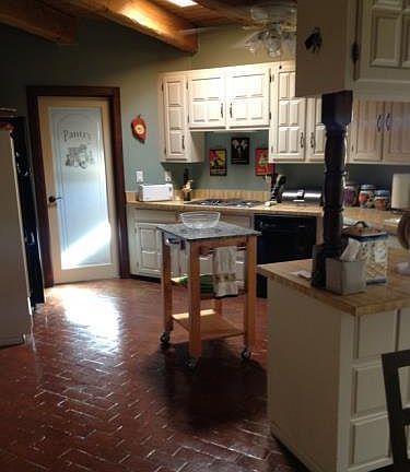 3rd image of 18 Elaine Dr
