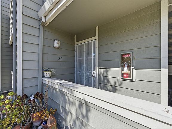 2nd image of 82 Castlebridge Dr