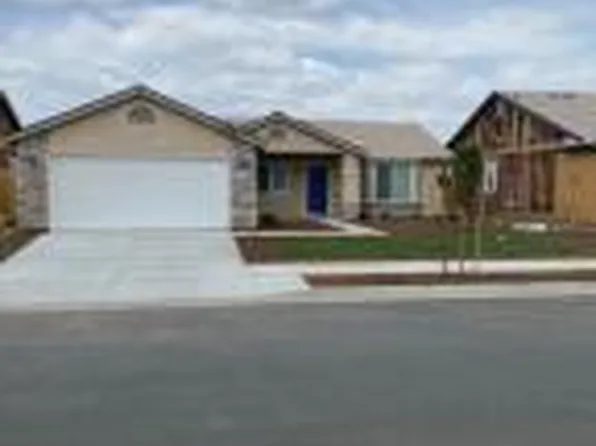 1143 S Creekside Pl E, Porterville, CA 93257