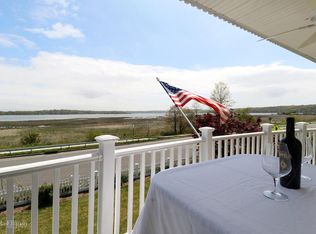 2 Whitney Rd, Bayville, NY 11709