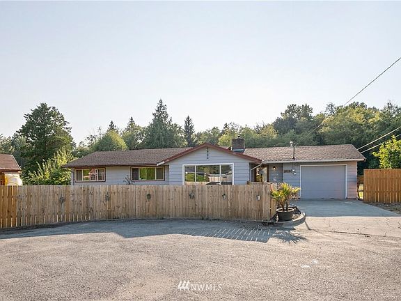 2nd image of 18381 Myrtle Dr