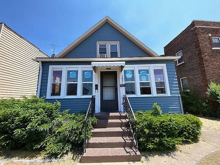 1st image of 3831 Elm St