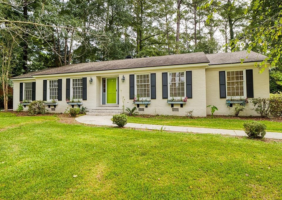 1st image of 2207 Pinecliff Dr