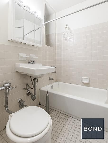 1st image of 337 E 90th St APT 1d