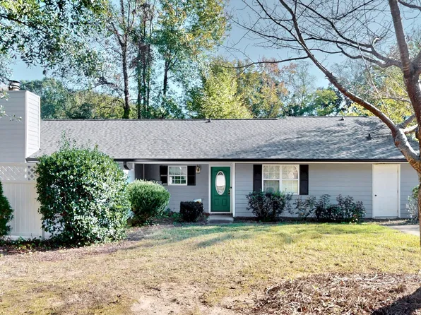 2836 Huntingtowne Farms Ln, Charlotte, NC 28210