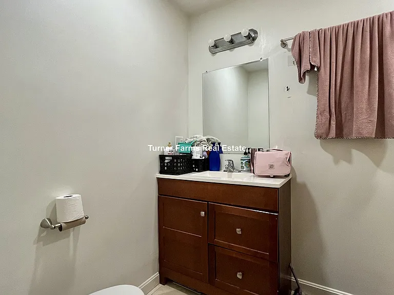 35 Forbes St — Photo 7