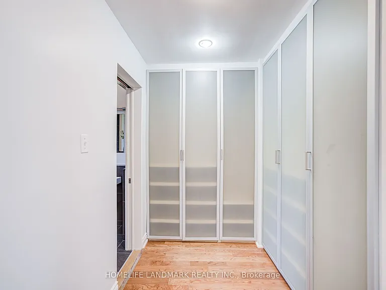 1608 Sherwood Forrest Cir — Photo 35