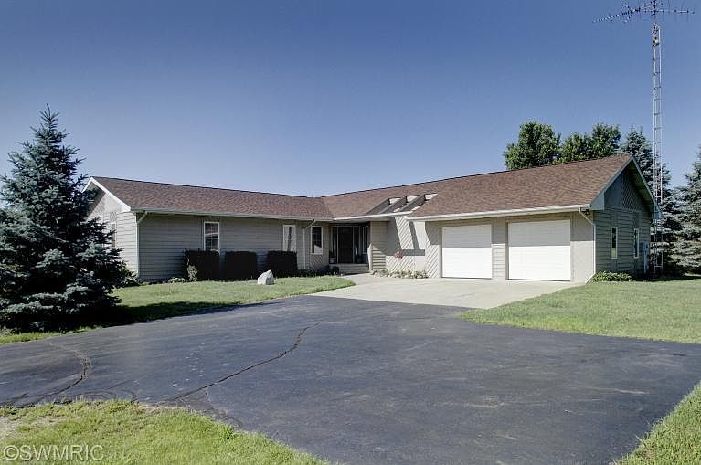 1st image of 15152 S 33rd St