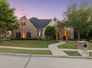 2 Raven Cir, Heath, TX 75032