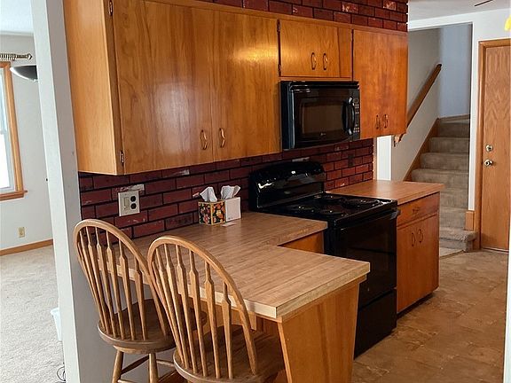 3rd image of 104 Wayne Ave