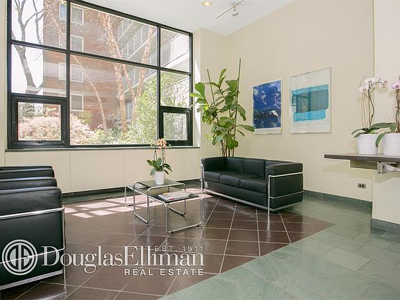 3rd image of 2575 Palisade Ave APT 4J