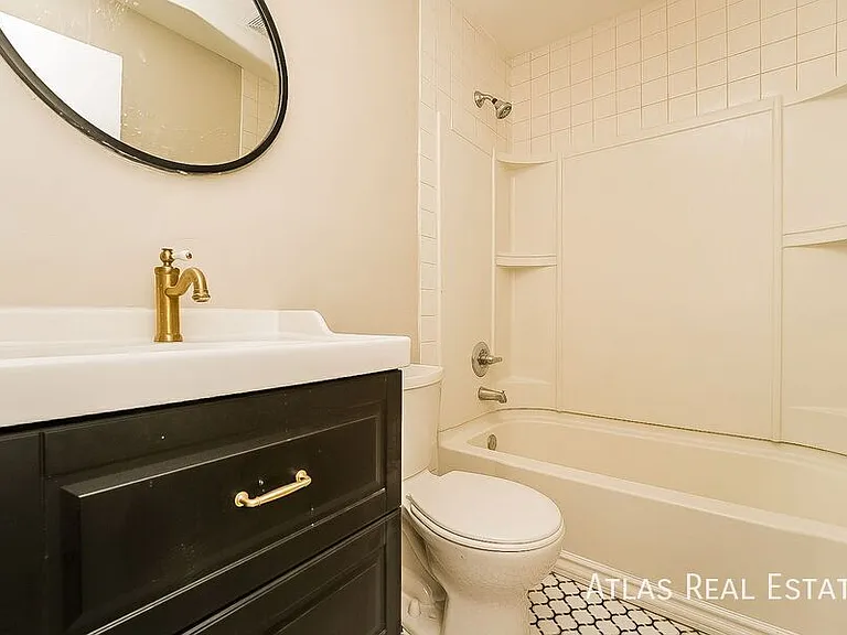 8900 Poze Blvd — Photo 10