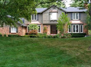 4627 Sunningdale Dr, Bloomfield Hills, MI 48302