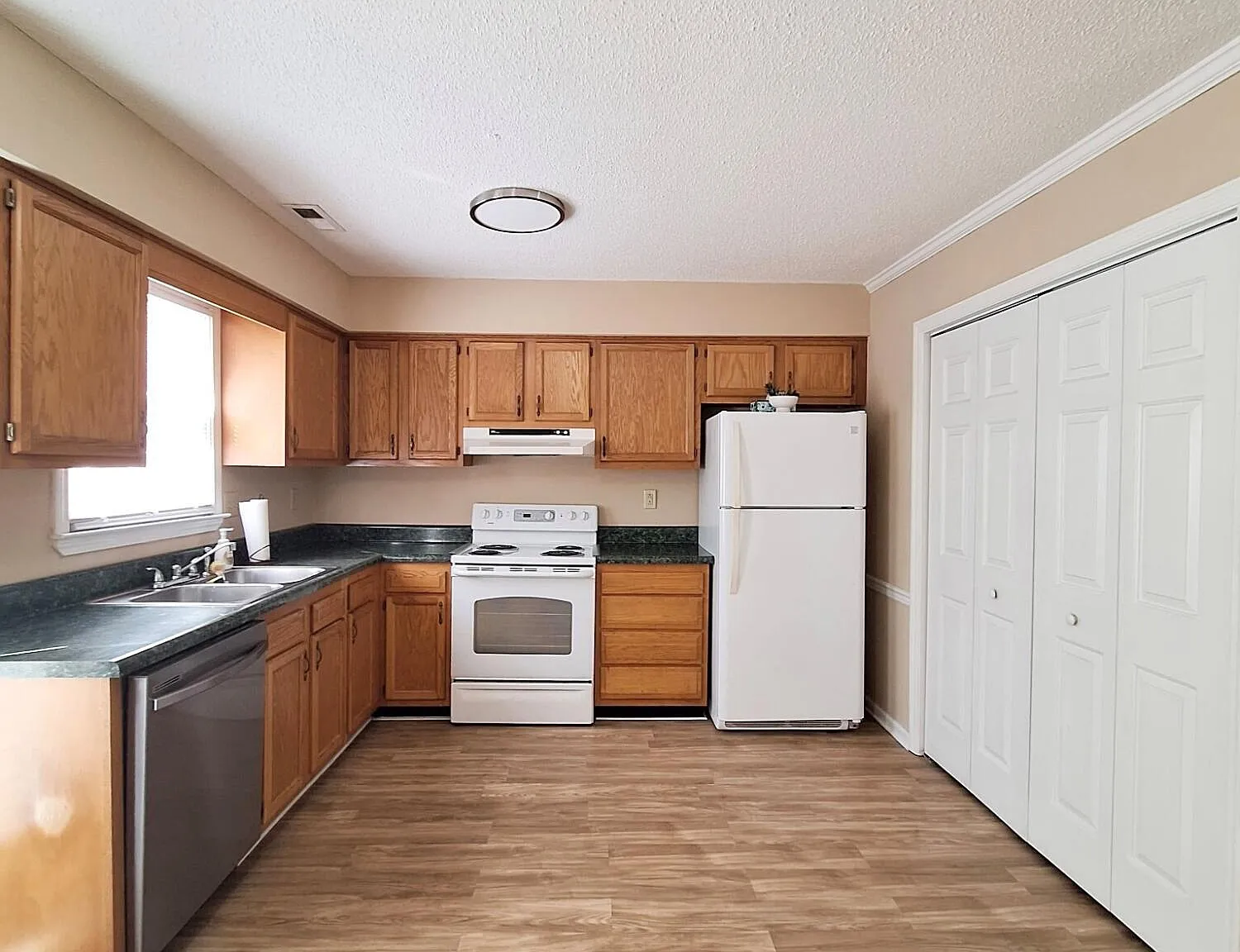 2 bed, 2.0 bath, $1,200 — Photo 4