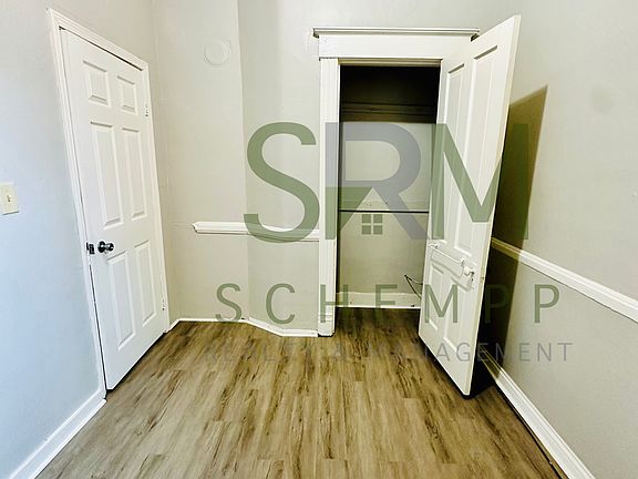 3rd image of 2823 Garfield Ave