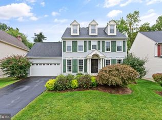 9121 Silver Pointe Way, Fairfax Station, VA 22039