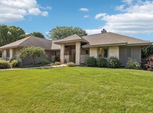 W295N1777 Prairie Wood Ct, Pewaukee, WI 53072
