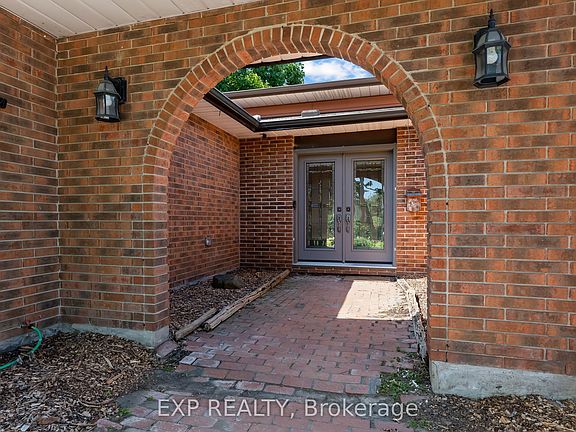 4th image of 3391 Harvard Ave