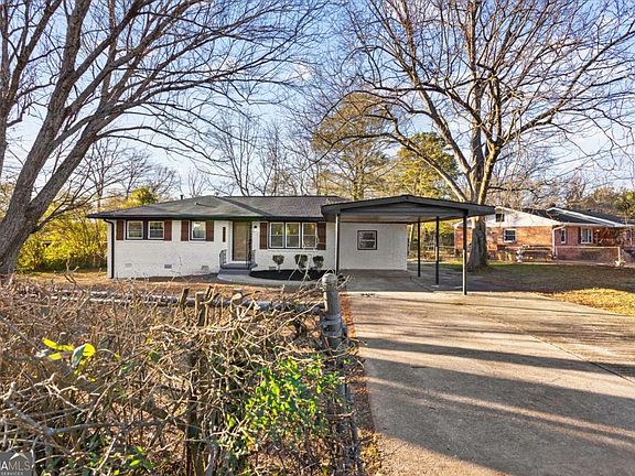 2nd image of 3658 Brookcrest Cir