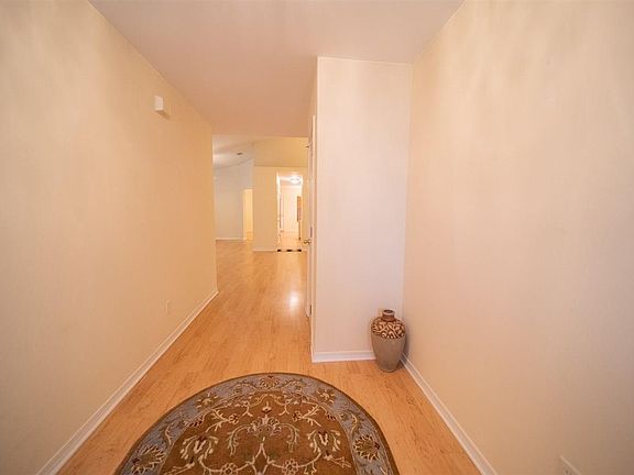 5th image of 1461 Greystone Dr
