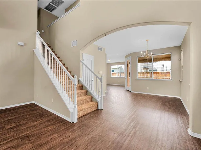 1709 Glen Dunbar Ln — Photo 5
