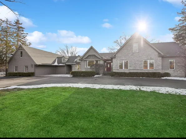 16208 W Woodbine Cir, Vernon Hills, IL 60061