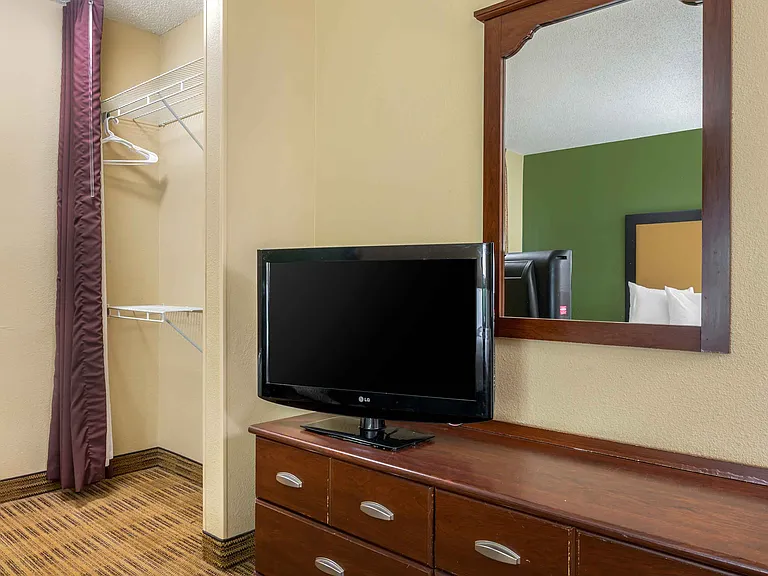 Studio Suite - 2 Full Beds