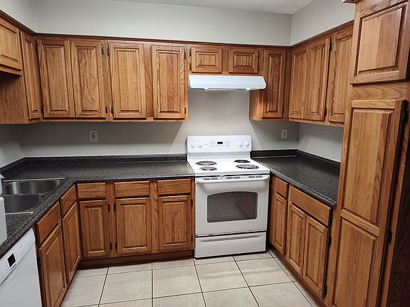 2nd image of 3621 Elgin St