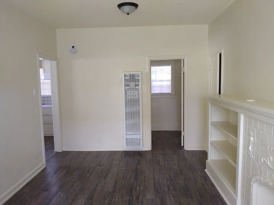 3515-3521 E 10th St #3517