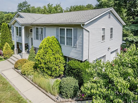 2nd image of 300 Mountain Lodge Road