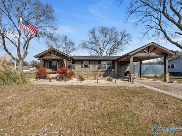 704 Nebraska Ave, Stevenson, AL 35772