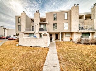 3500 NE Varsity Dr NW #1802, Calgary, AB T2L 1Y3