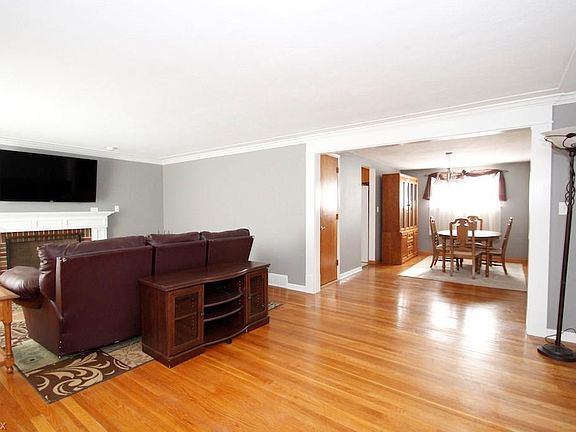 3rd image of 2342 Jackson St
