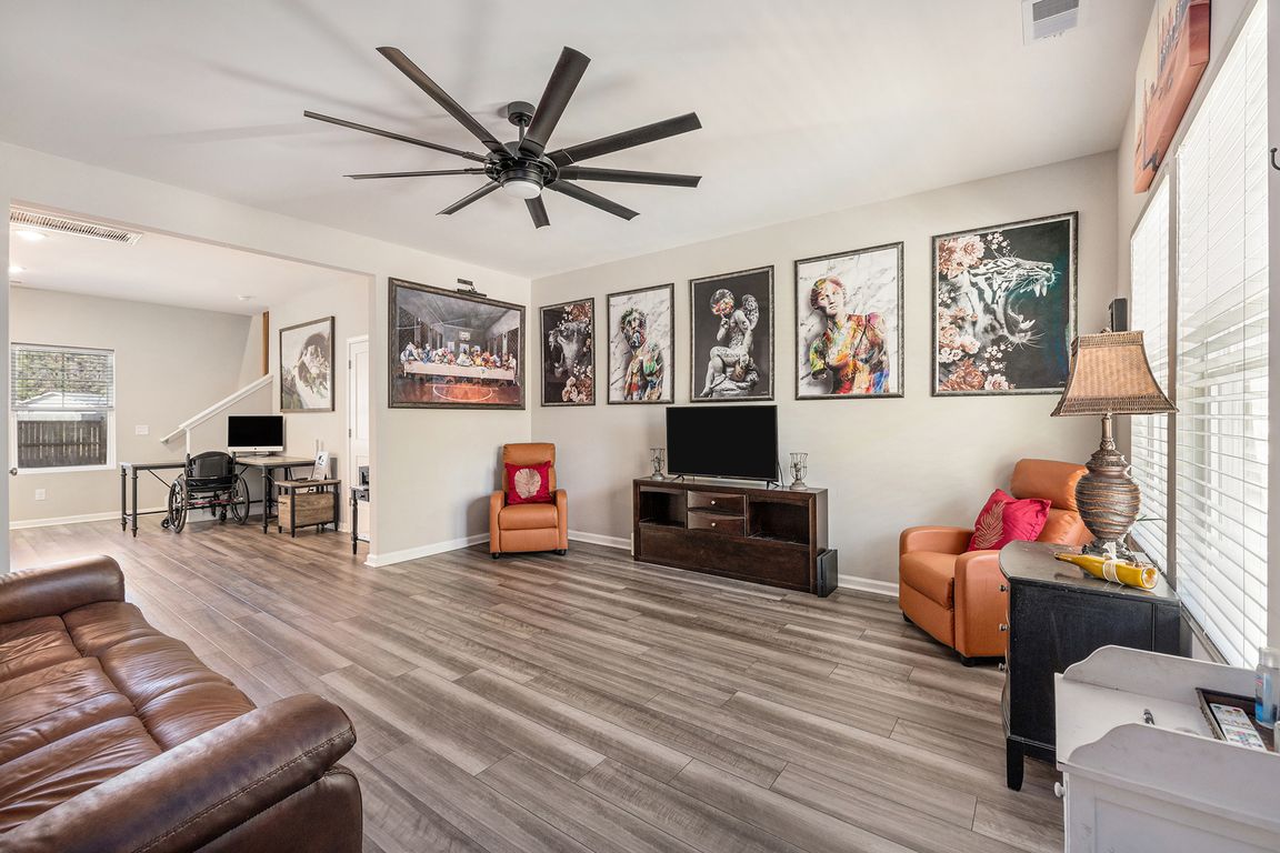 next background image