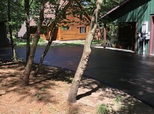 1915 Ausable River Trl, Roscommon, MI 48653