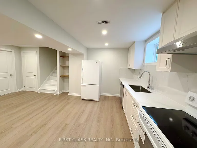 1353 Myron Dr #LOWER — Photo 33