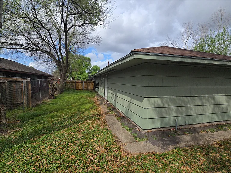 4203 Wuthering Heights Dr — Photo 30