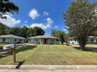 1241 Chevy Chase Dr, Angleton, TX 77515