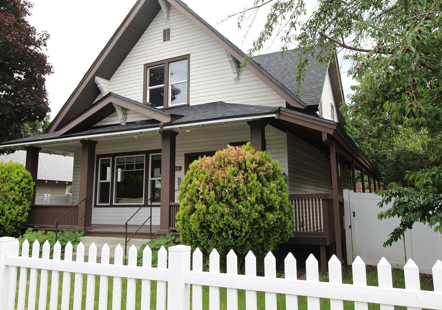 4 bed, $2,195 — Photo 1