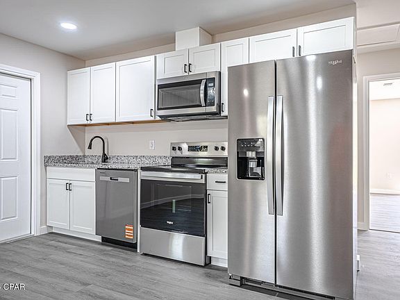 5th image of 528 E 9th St