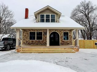 409 NE Douglas St, Lees Summit, MO 64063